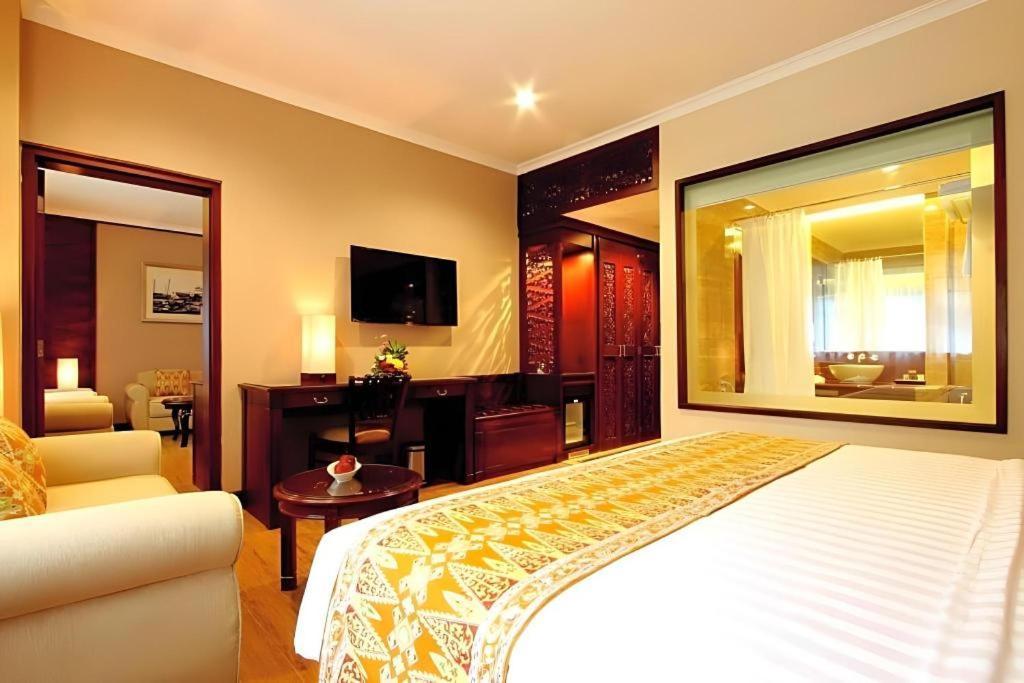 Kartika Chandra Hotel Jacarta Exterior foto