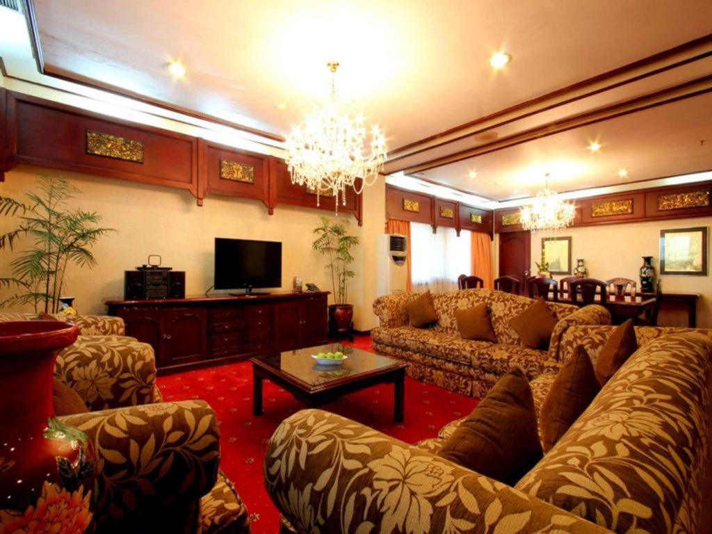 Kartika Chandra Hotel Jacarta Exterior foto