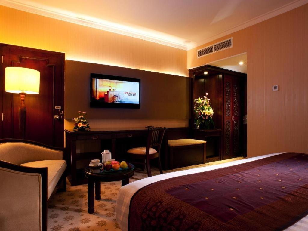 Kartika Chandra Hotel Jacarta Exterior foto