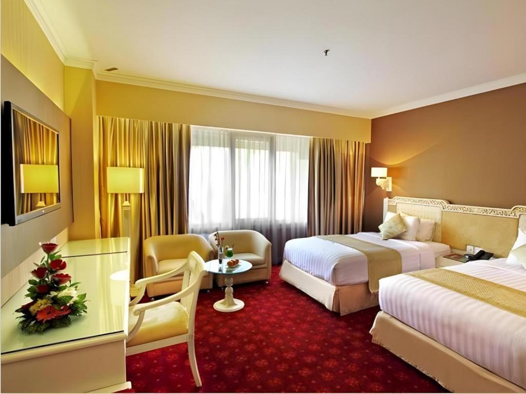 Kartika Chandra Hotel Jacarta Exterior foto