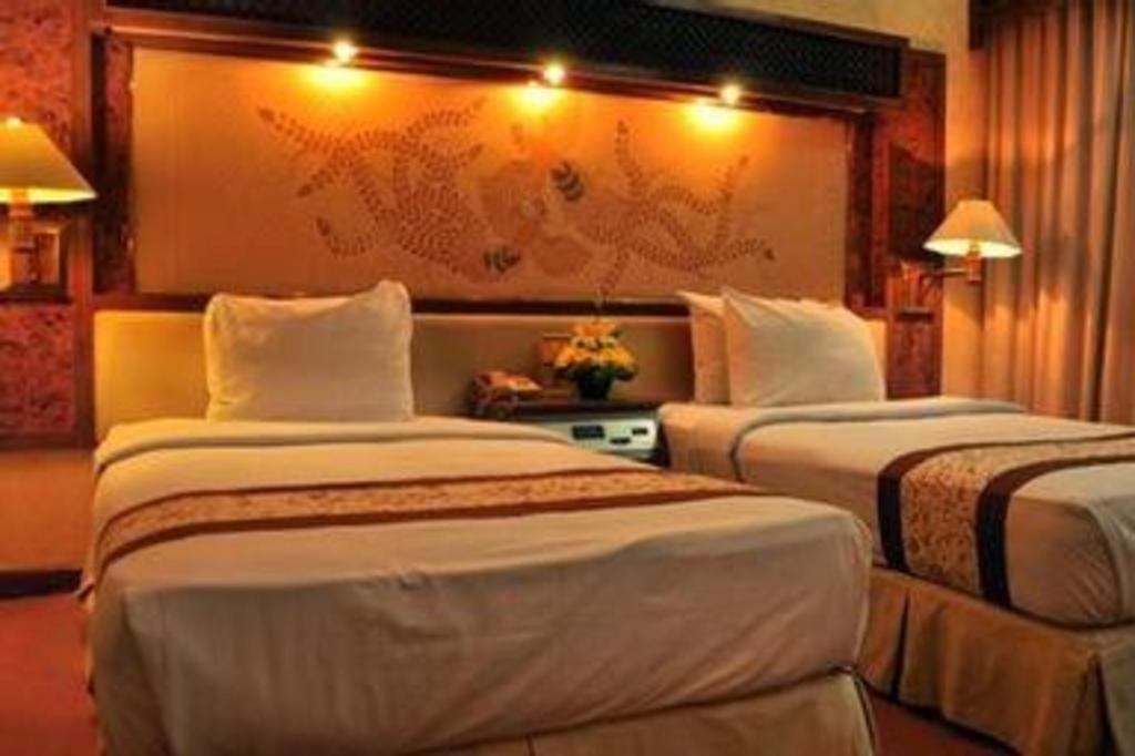 Kartika Chandra Hotel Jacarta Exterior foto