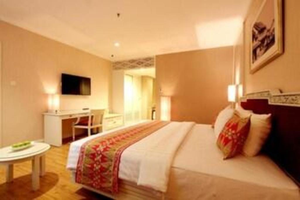 Kartika Chandra Hotel Jacarta Exterior foto