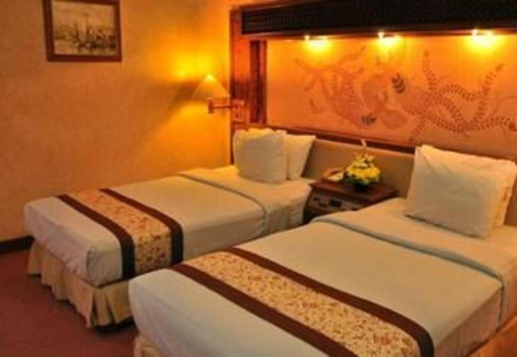 Kartika Chandra Hotel Jacarta Exterior foto