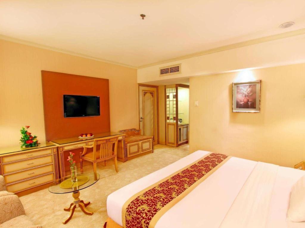 Kartika Chandra Hotel Jacarta Exterior foto